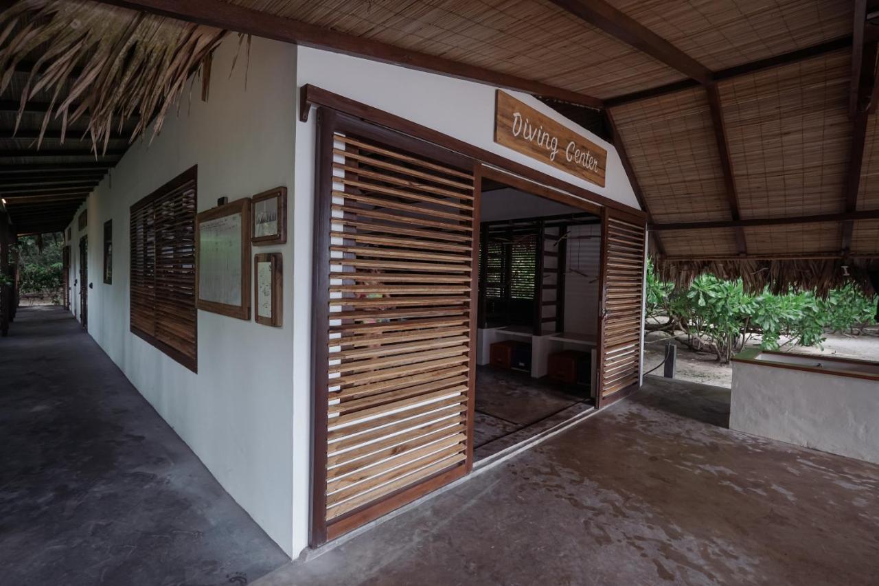 Coral Eye Boutique Resort And Marine Outpost Likupang Exterior foto